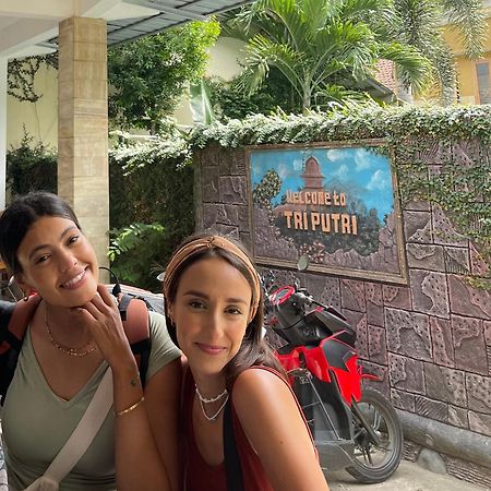 Tri Putri Homestay Kuta  Екстериор снимка