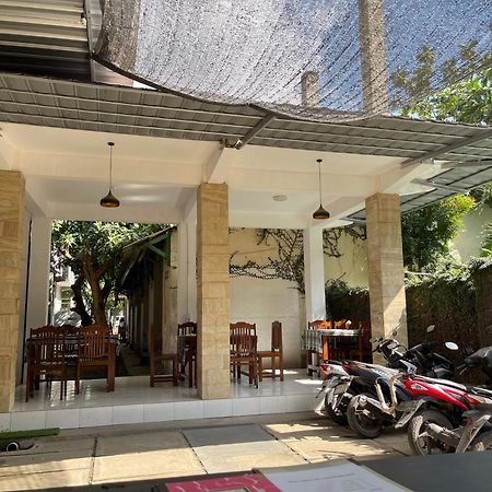 Tri Putri Homestay Kuta  Екстериор снимка