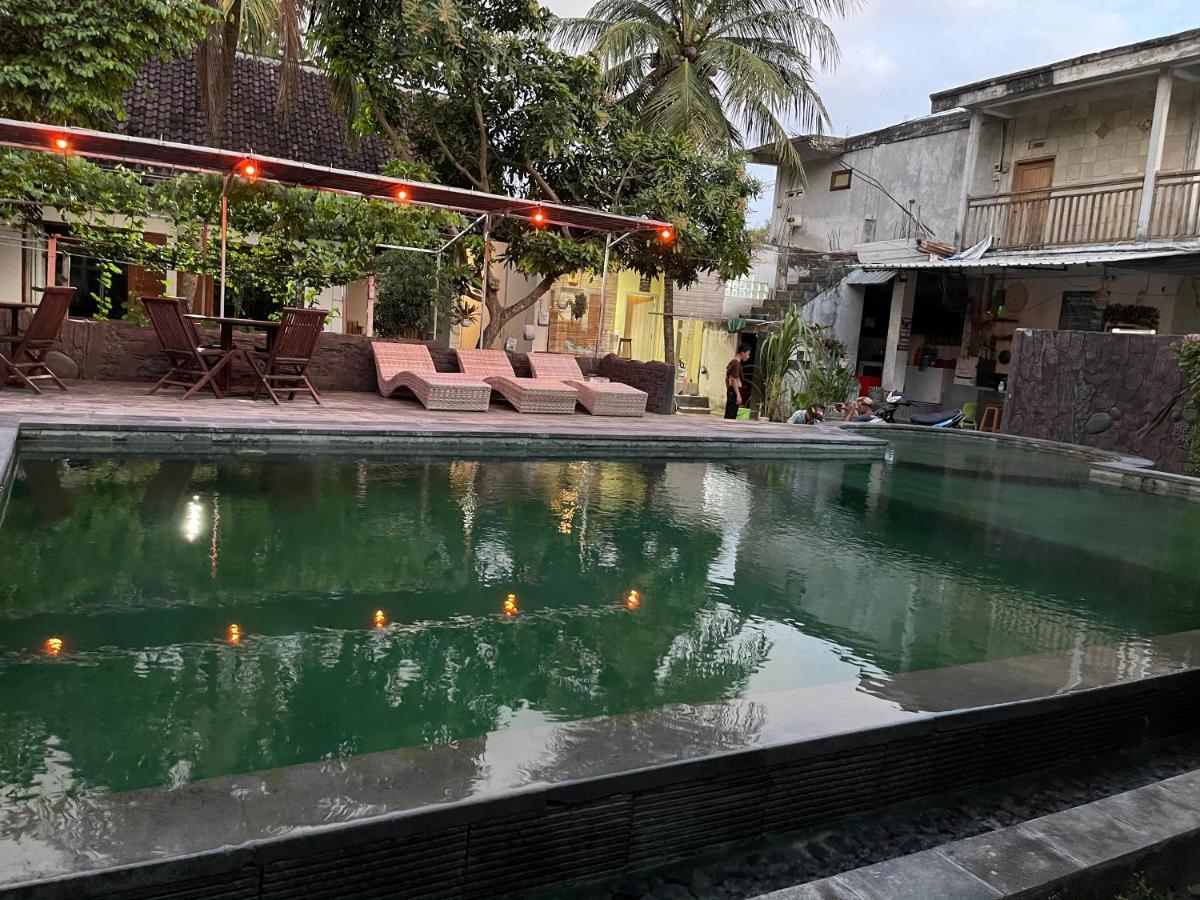 Tri Putri Homestay Kuta  Екстериор снимка