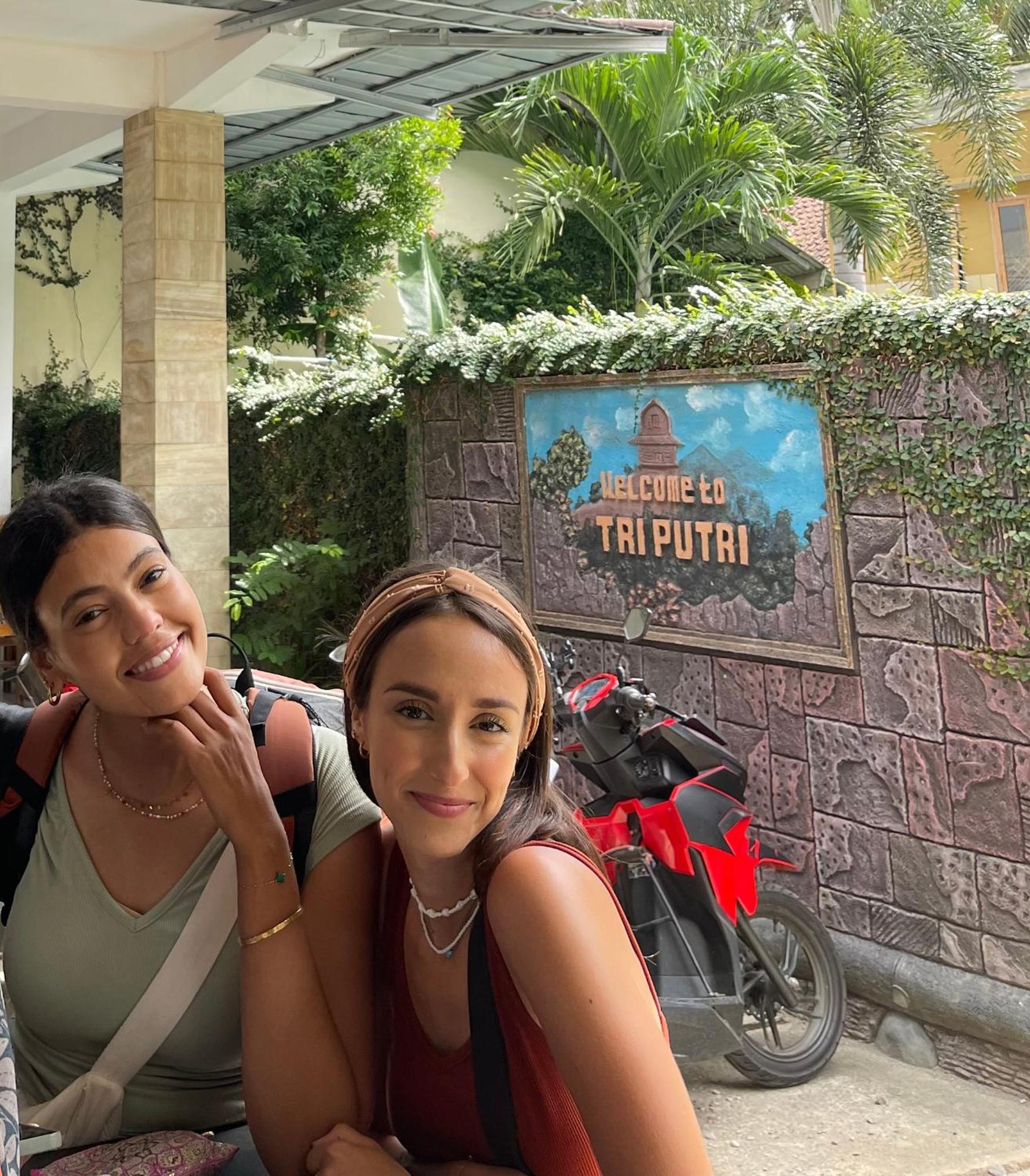 Tri Putri Homestay Kuta  Екстериор снимка