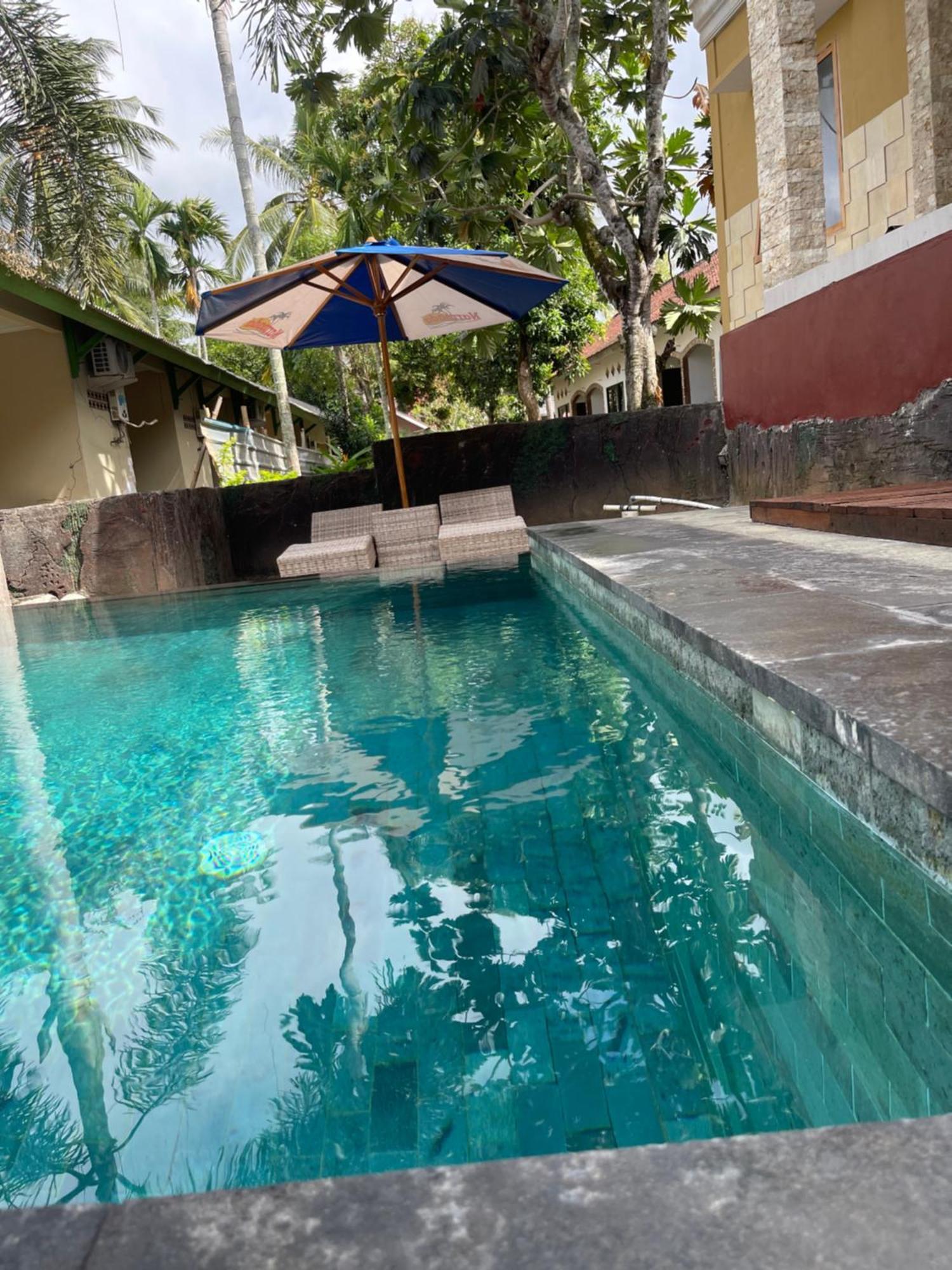 Tri Putri Homestay Kuta  Екстериор снимка