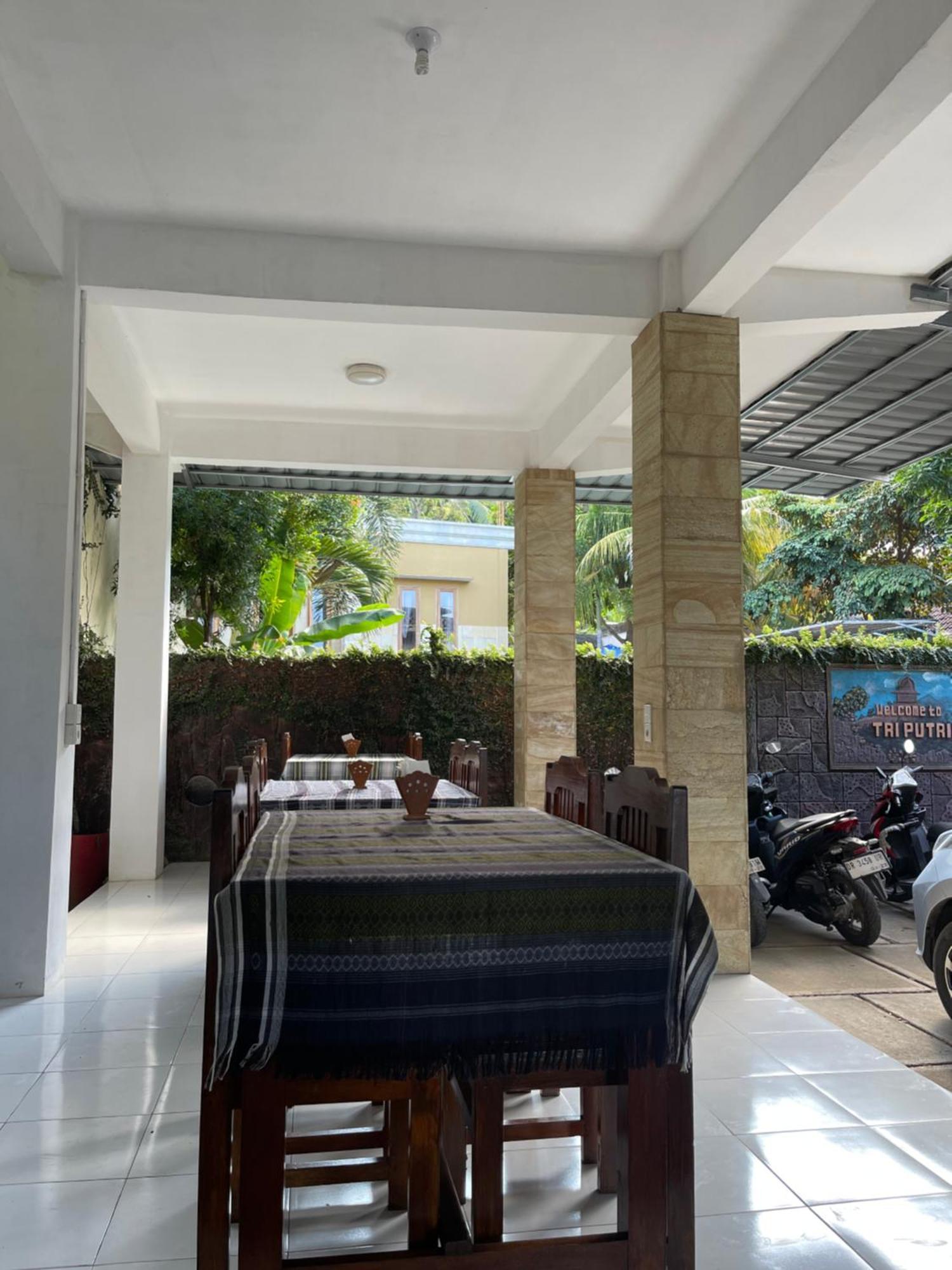 Tri Putri Homestay Kuta  Екстериор снимка