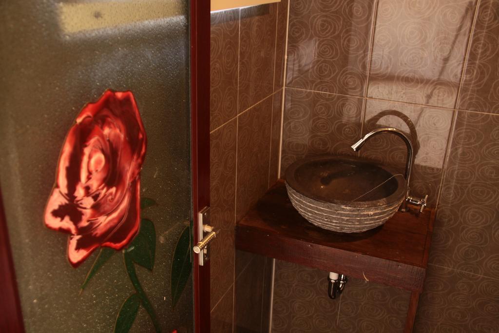Tri Putri Homestay Kuta  Екстериор снимка