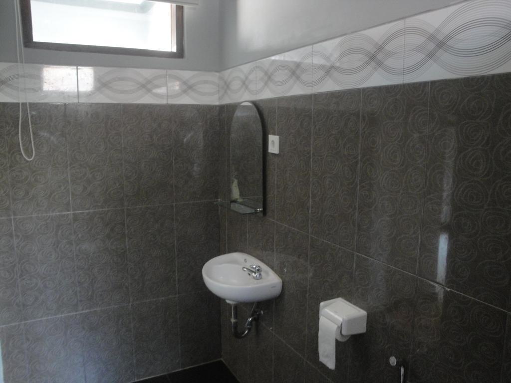 Tri Putri Homestay Kuta  Екстериор снимка