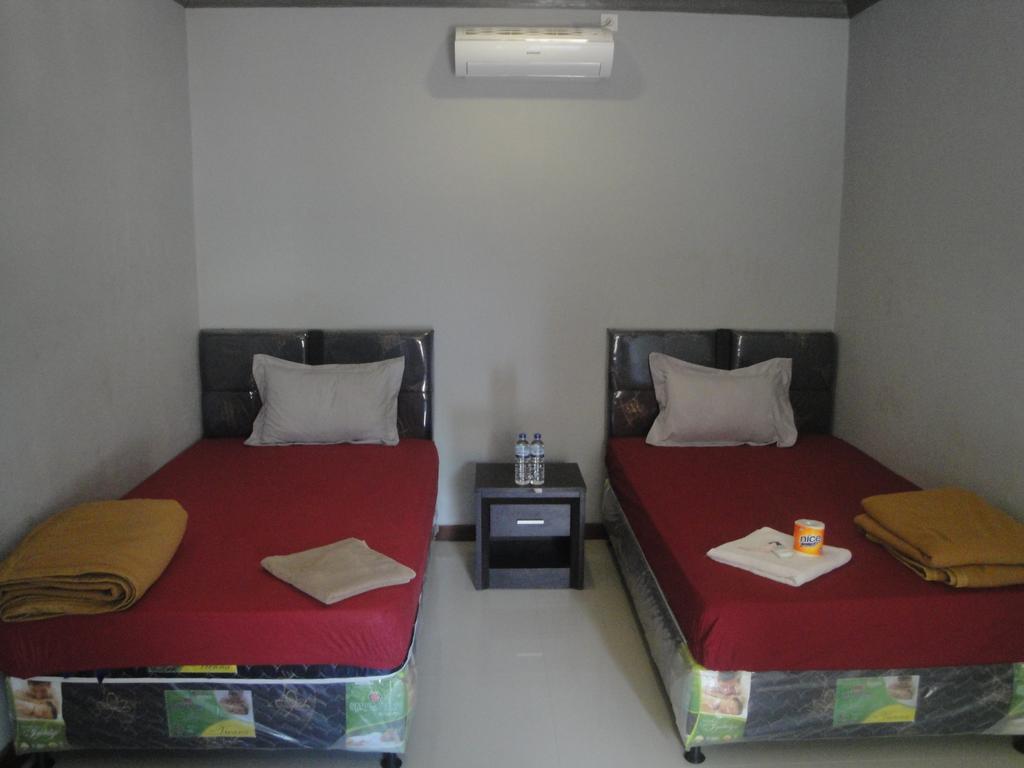Tri Putri Homestay Kuta  Екстериор снимка