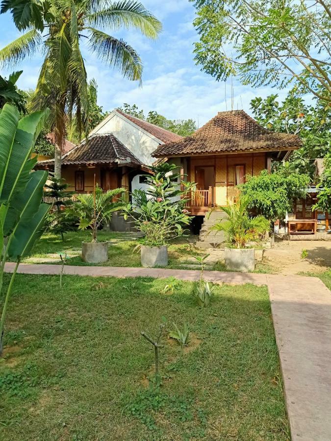 Tri Putri Homestay Kuta  Екстериор снимка